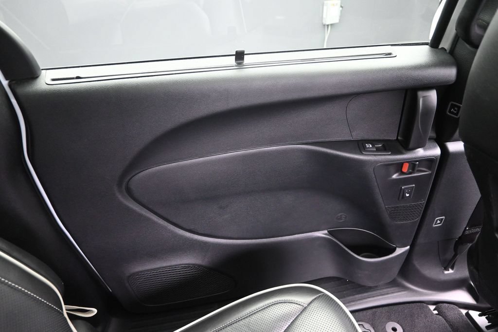 Used 2025 Chrysler Pacifica Limited FWD image 13