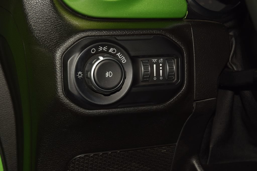 Used 2019 Jeep Wrangler Unlimited Rubicon AWD/4WD image 46