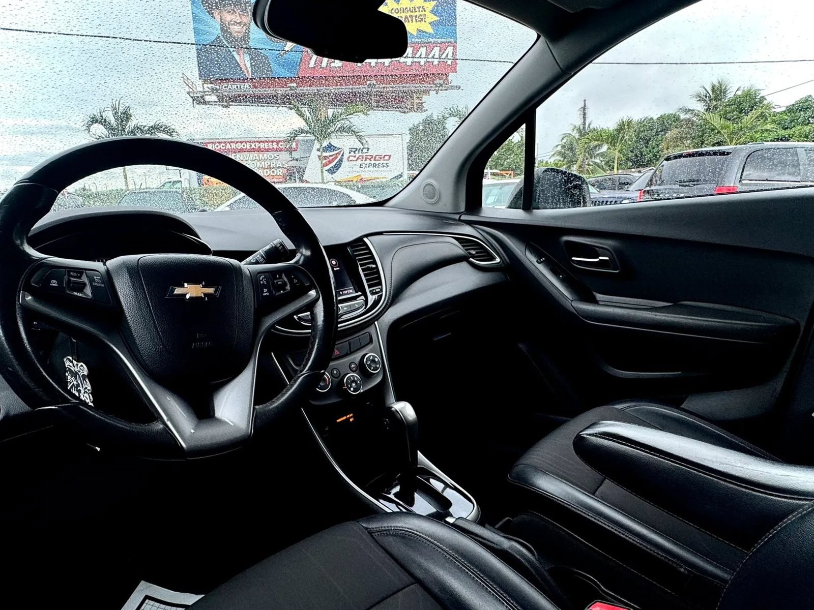 Used 2021 Chevrolet Trax LT w/ Midnight Edition FWD image 11