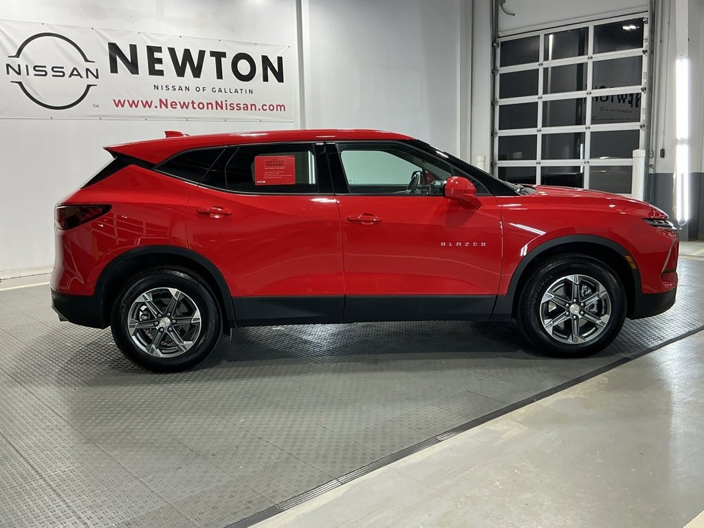 Used 2024 Chevrolet Blazer LT image 32