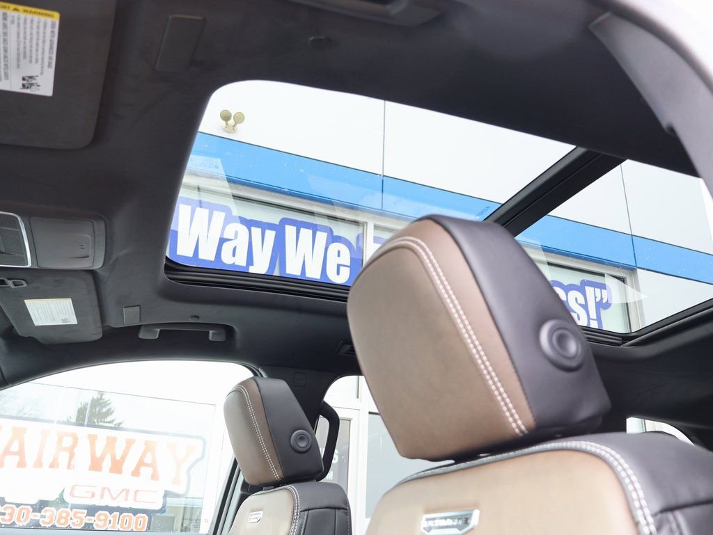 New 2026 GMC Acadia Denali Ultimate w/ LPO, Floor Liner Package image 24