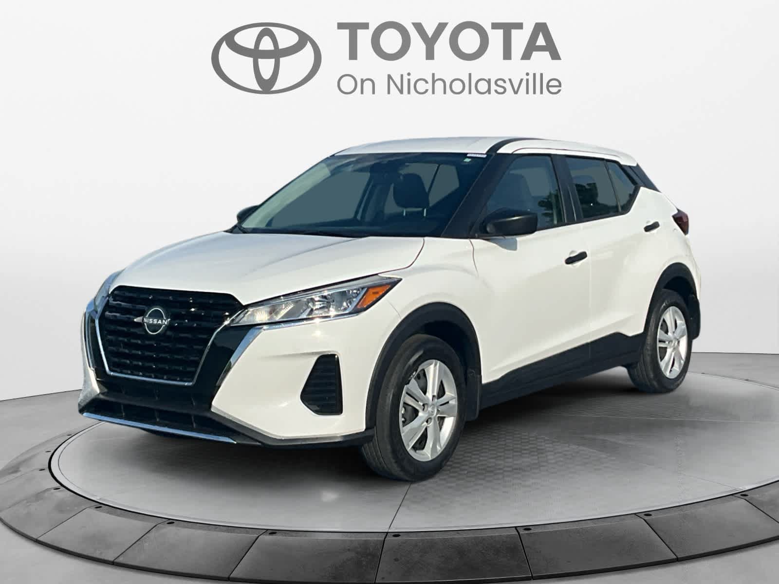 Used 2025 Nissan Kicks Play S FWD image 1