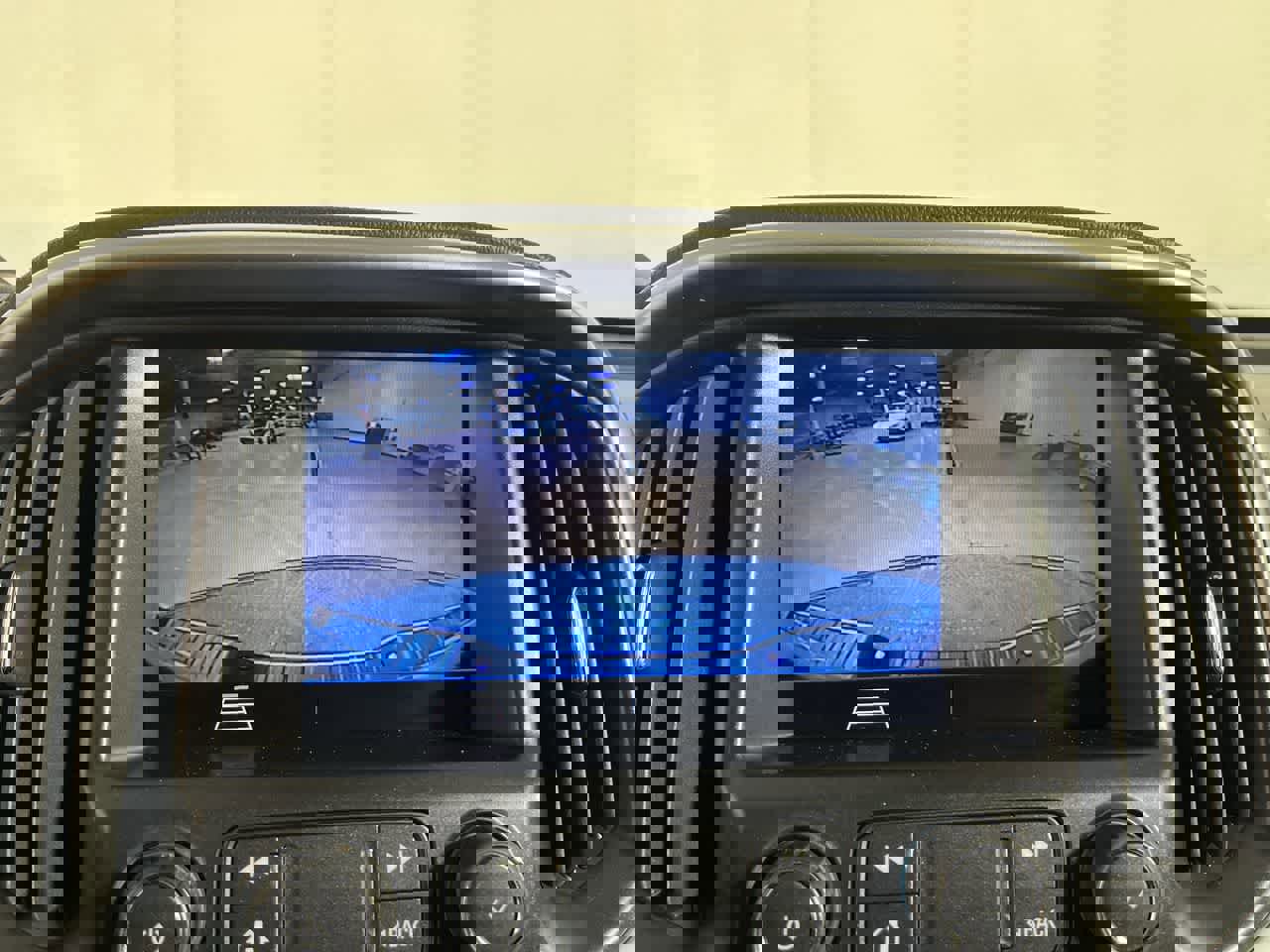 Used 2022 Chevrolet Colorado LT w/ Fleet Safety Package image 18