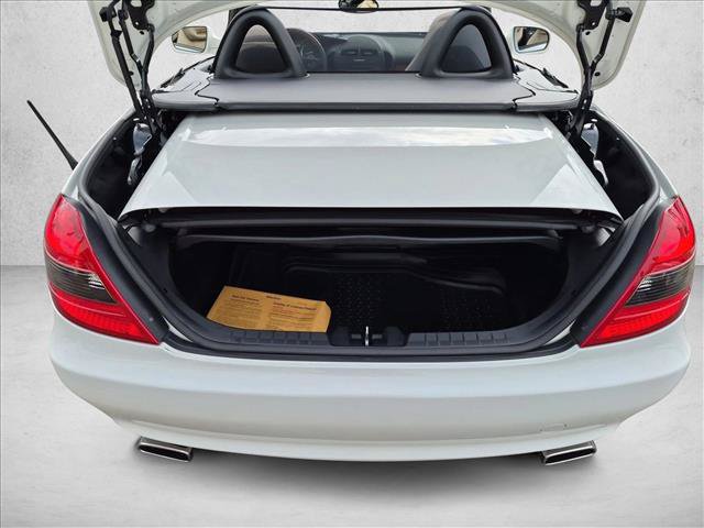 Used 2010 Mercedes-Benz SLK 300 image 6