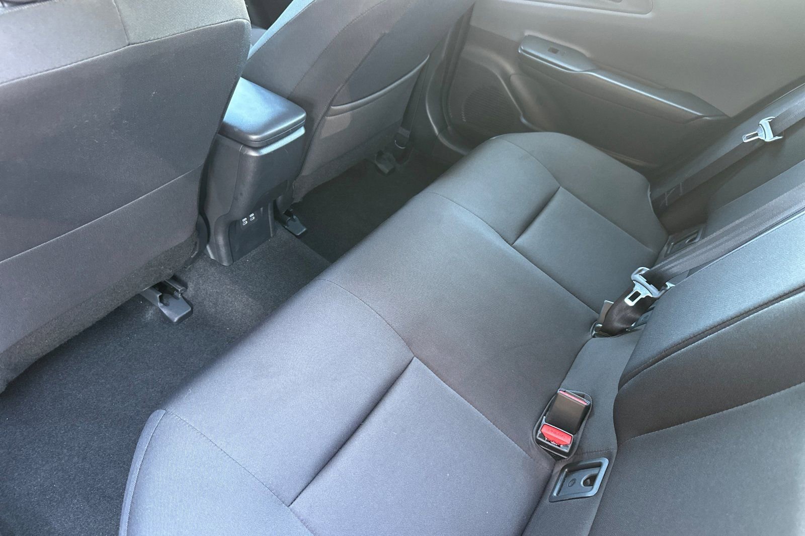 Used 2025 Toyota Prius LE image 13