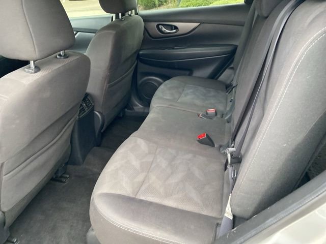 Used 2016 Nissan Rogue S image 19