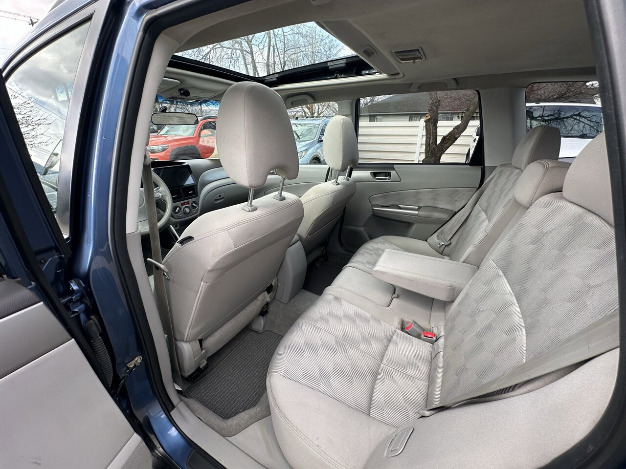 Used 2010 Subaru Forester 2.5X Premium AWD/4WD image 38