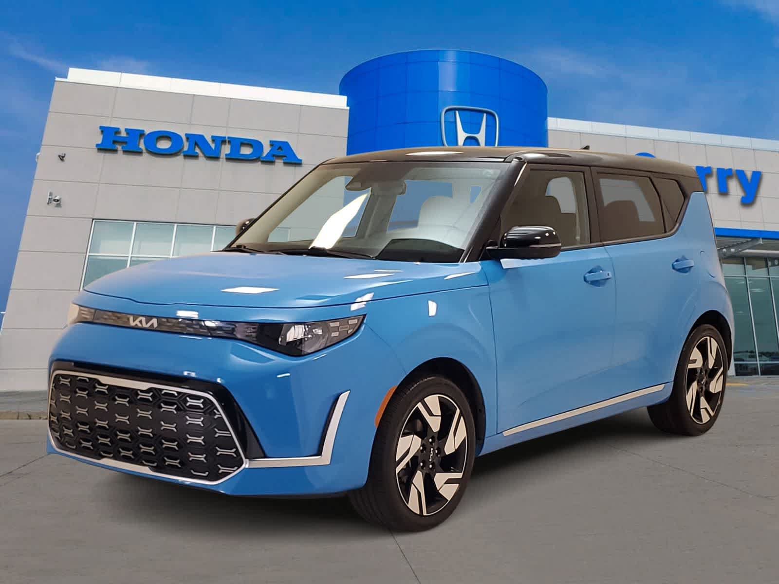 Used 2024 Kia Soul GT-Line FWD image 1