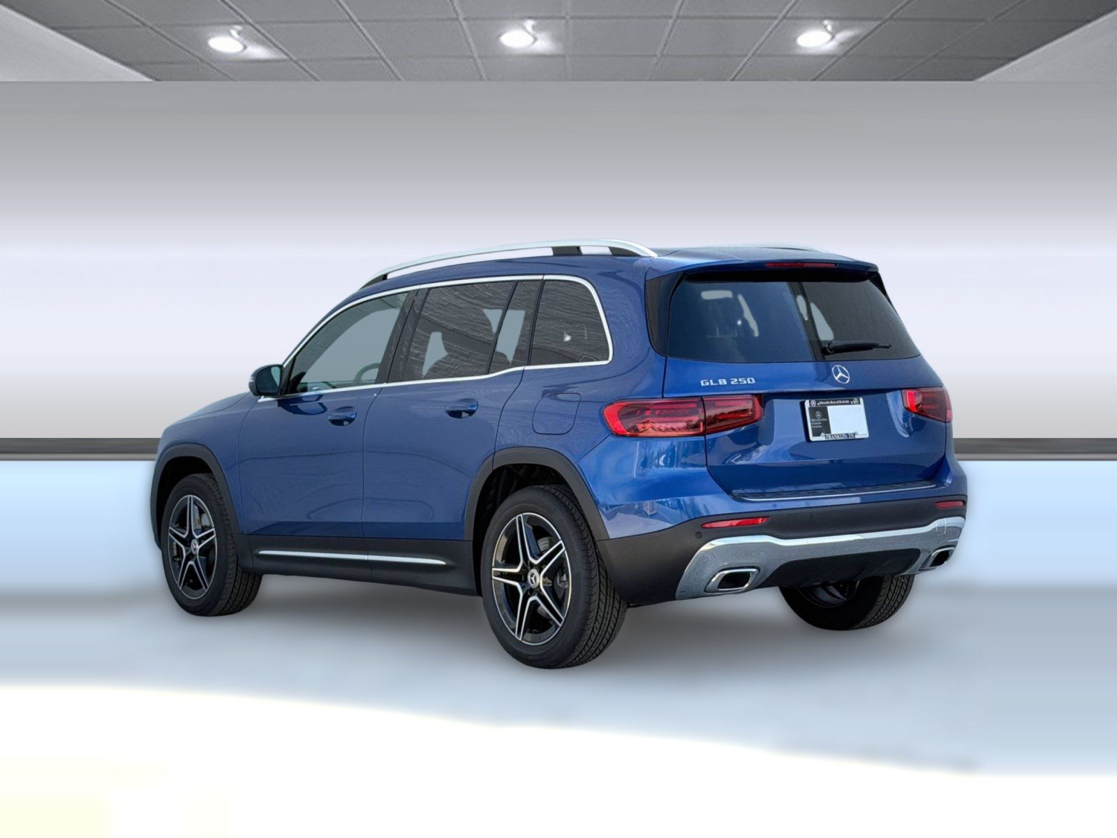 Used 2026 Mercedes-Benz GLB 250 image 3