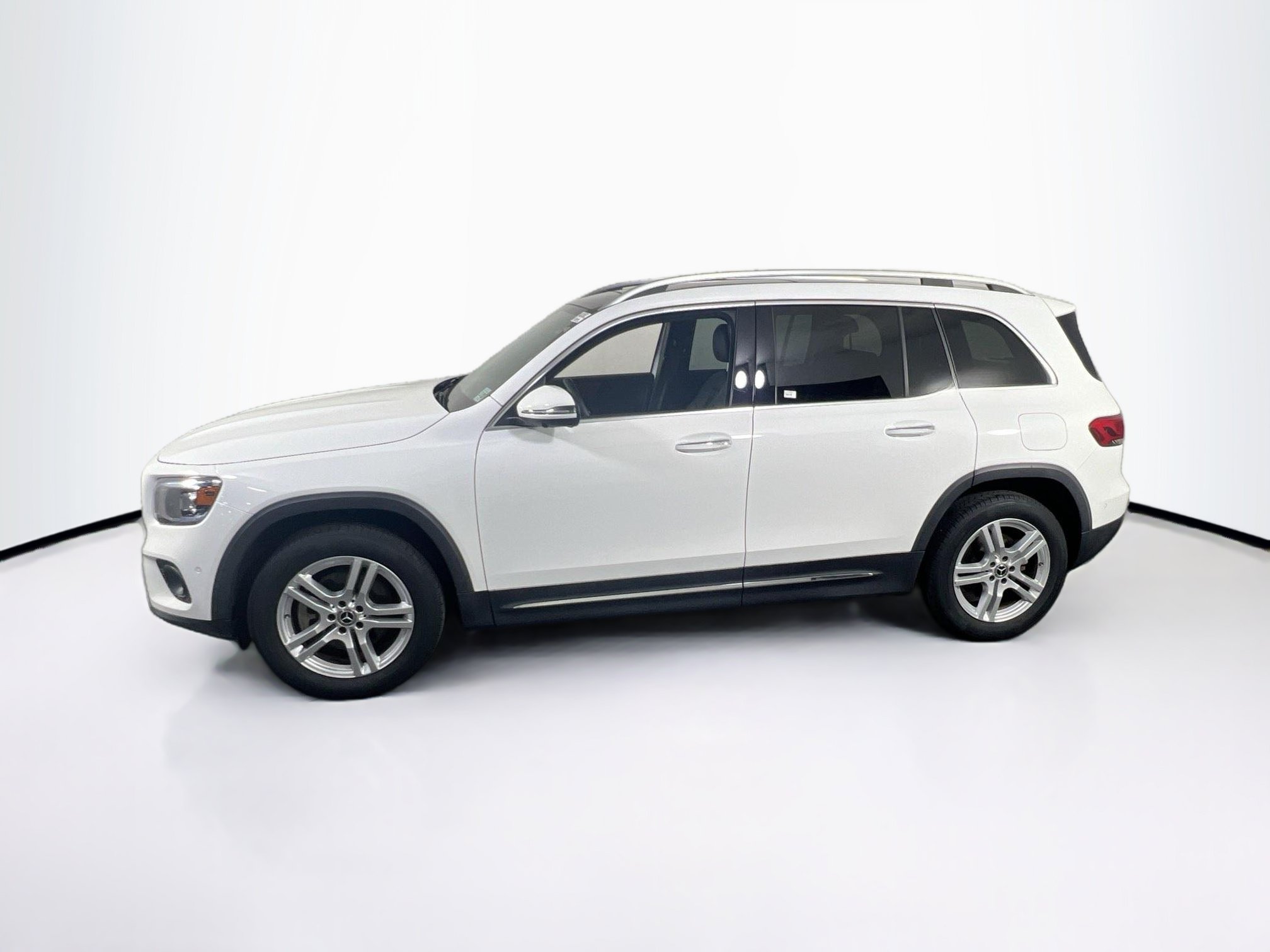 Used 2022 Mercedes-Benz GLB 250 4MATIC image 8