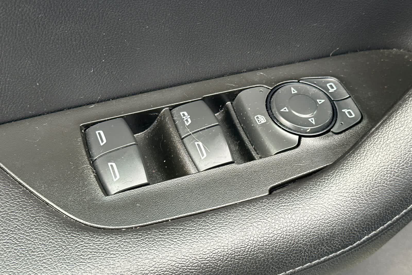 Used 2020 Chevrolet Blazer LT FWD image 13