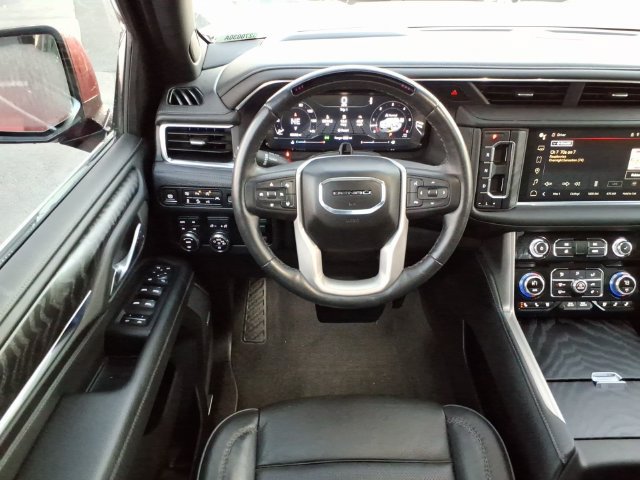 Used 2024 GMC Yukon XL Denali w/ Advanced Technology Package AWD/4WD image 17