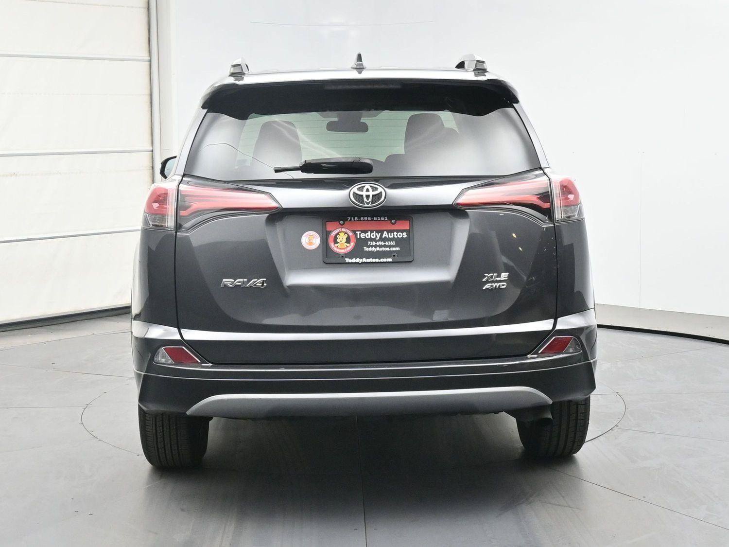Used 2018 Toyota RAV4 XLE w/ Plus Extra Value Package AWD/4WD image 20