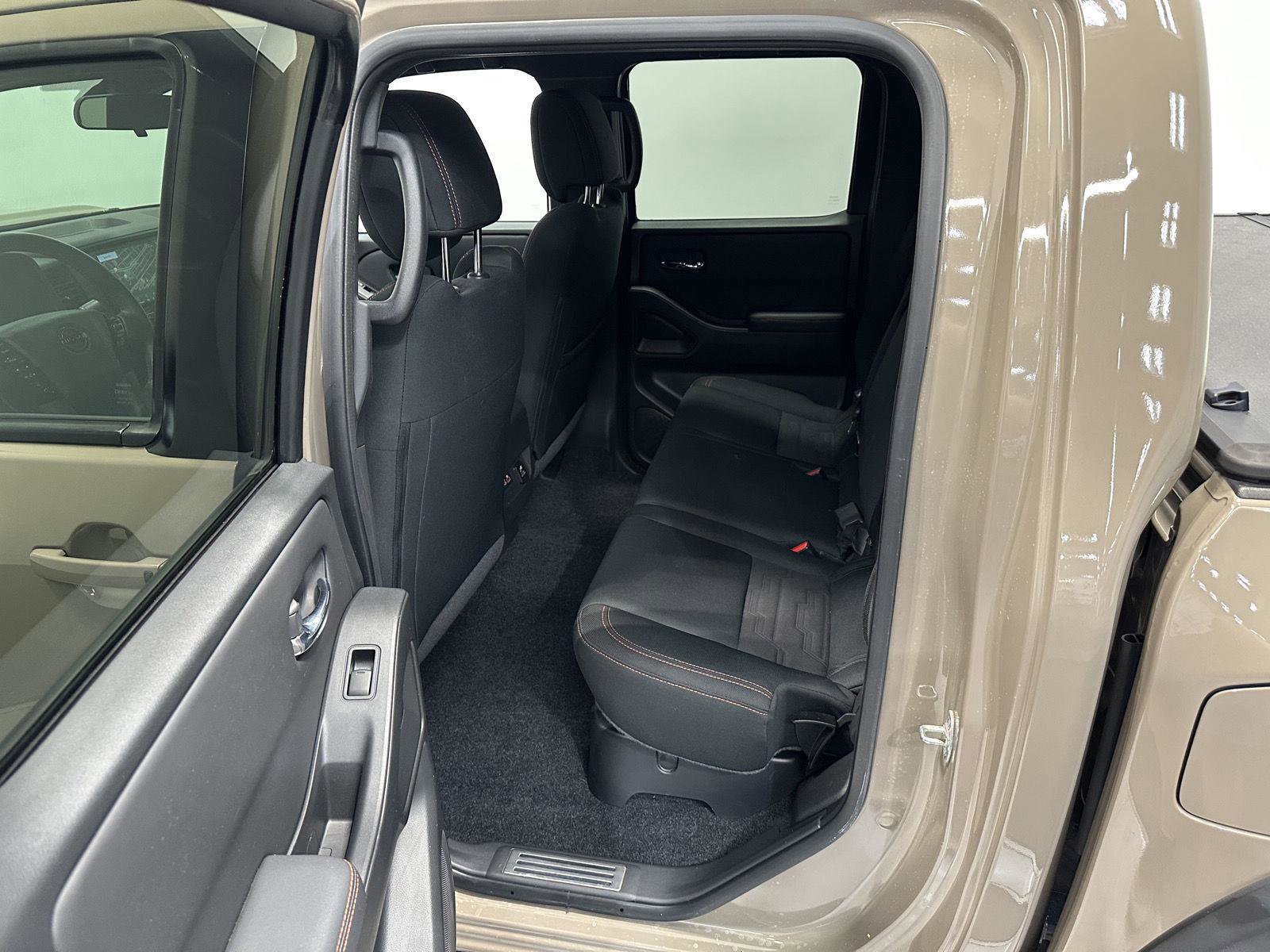 Used 2023 Nissan Frontier PRO-4X w/ Pro Convenience Package AWD/4WD image 27