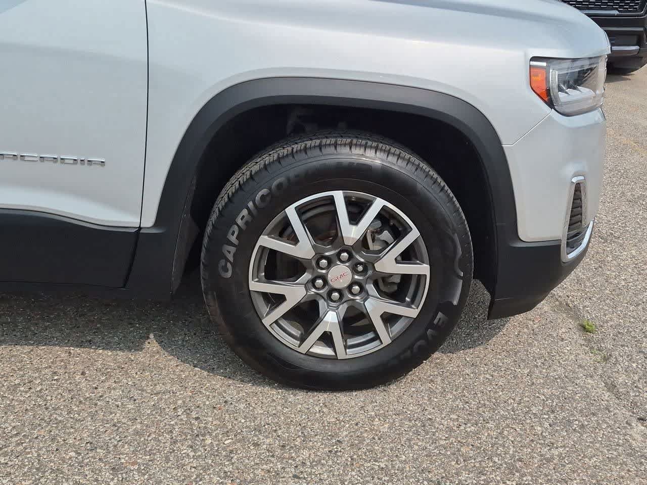Used 2020 GMC Acadia SLE FWD image 13