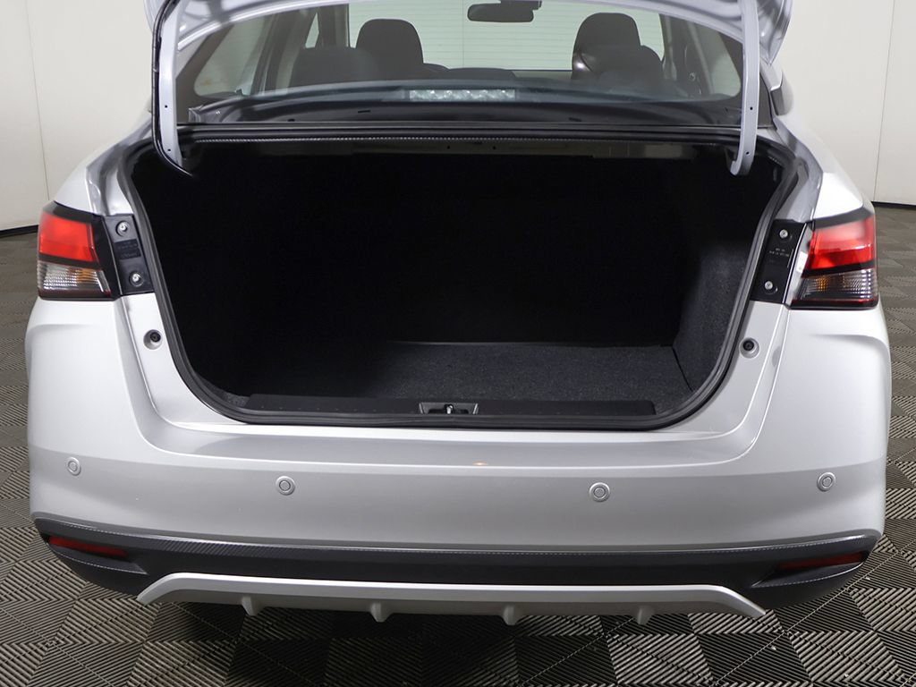 Used 2025 Nissan Versa S FWD image 12