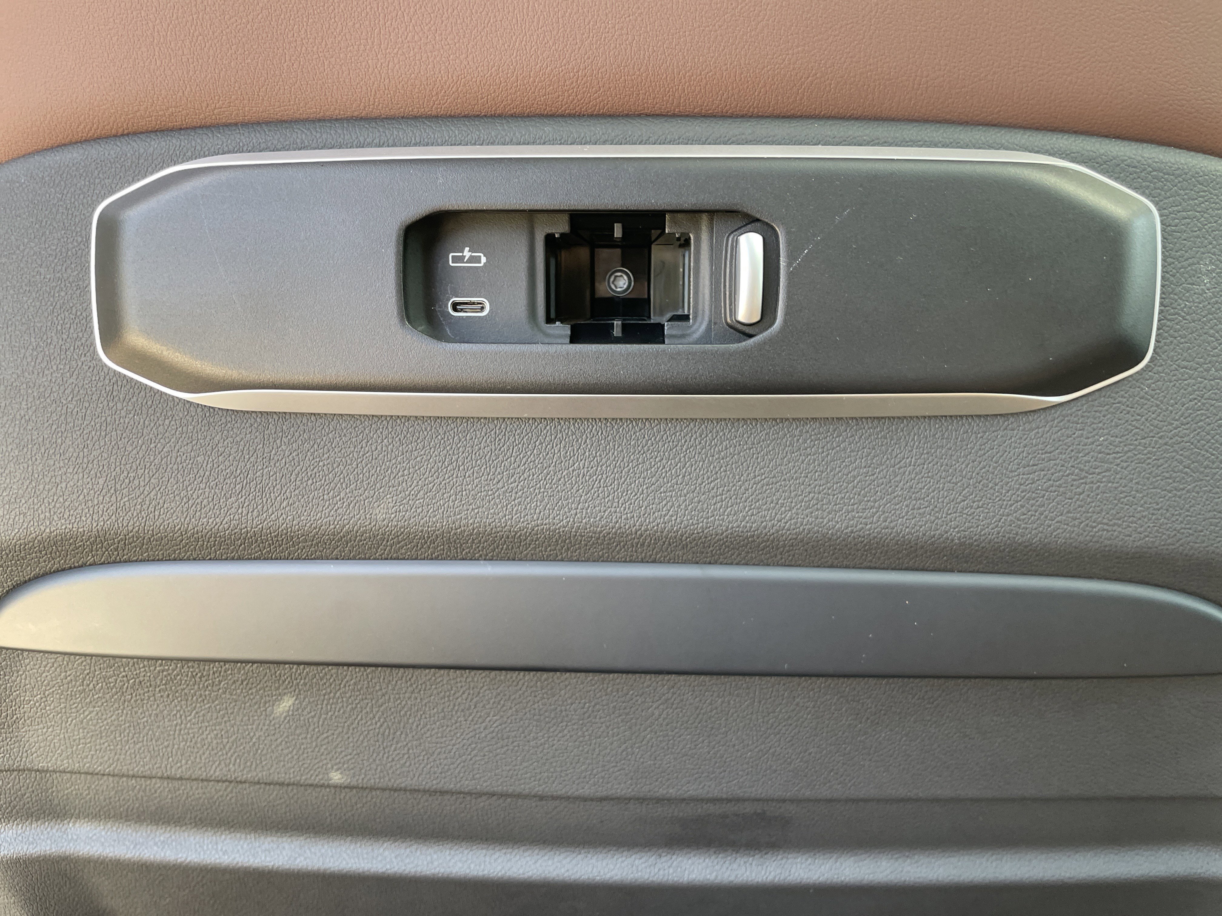 Used 2023 BMW X7 xDrive40i w/ Parking Assistance Package image 42