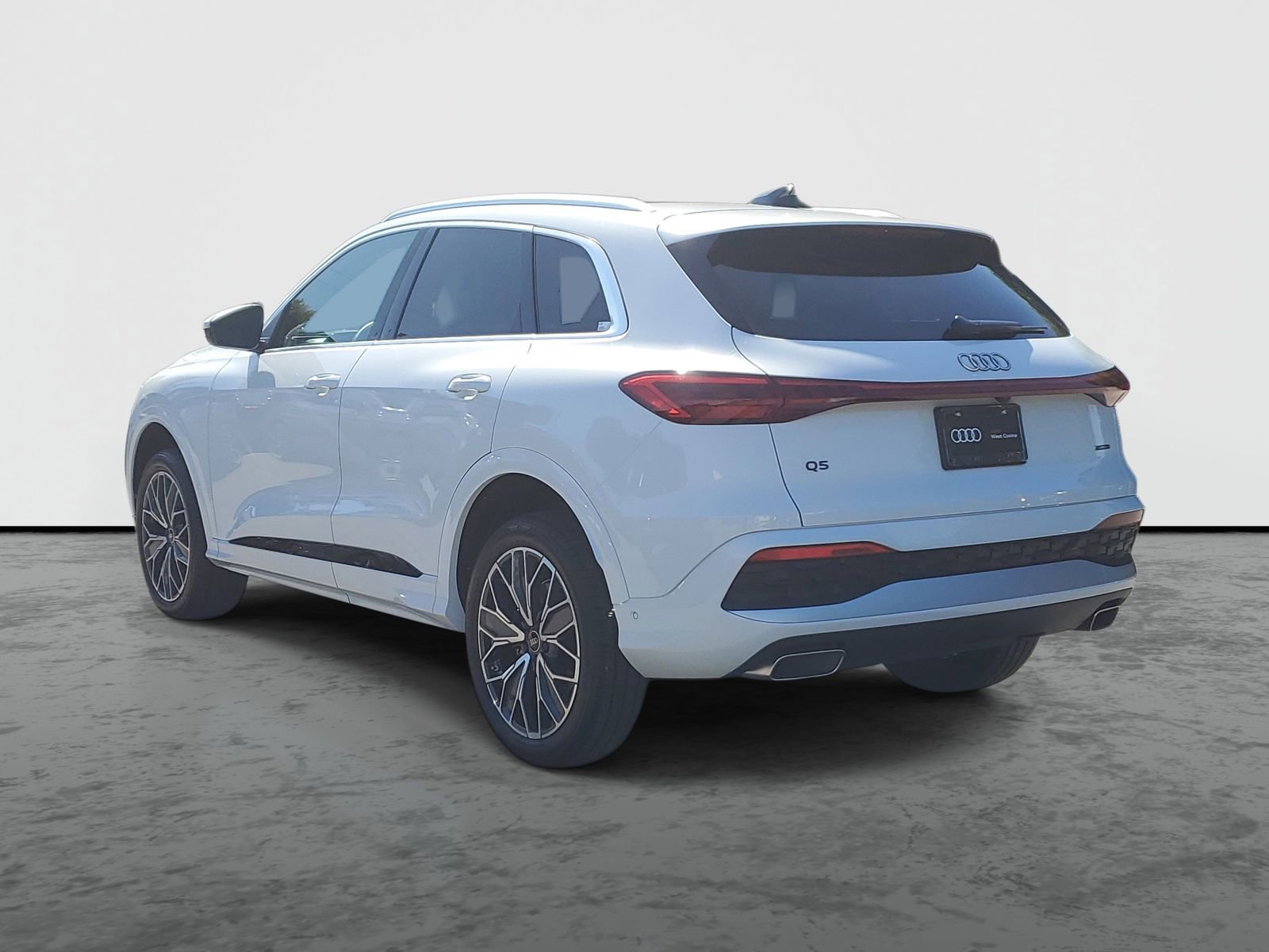 Used 2025 Audi Q5 Premium Plus w/ Premium Plus image 3
