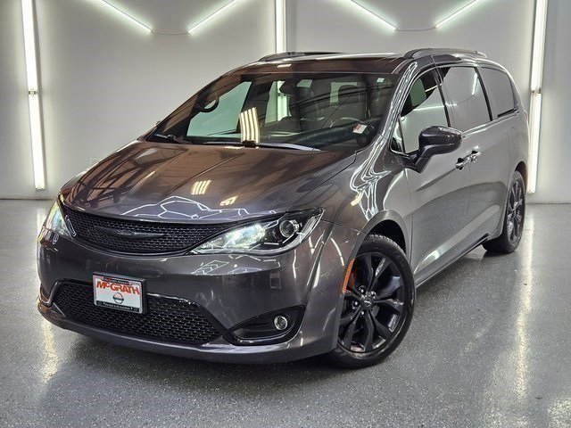 Used 2020 Chrysler Pacifica Touring-L w/ S Appearance Package image 8