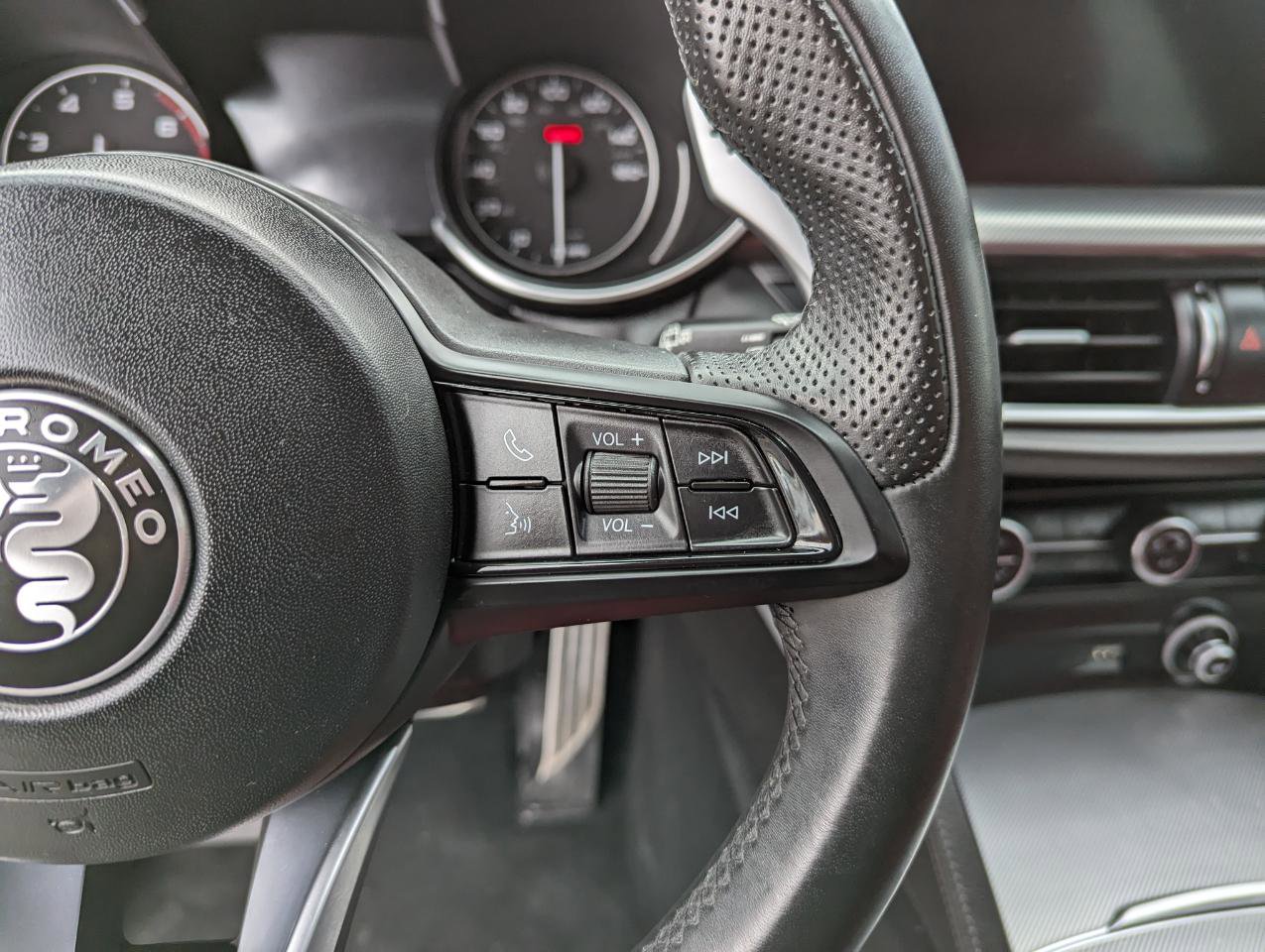 Used 2022 Alfa Romeo Stelvio Veloce image 17