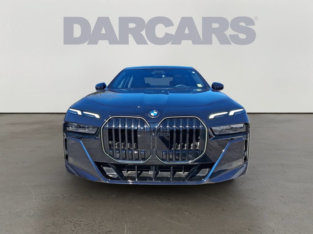 Certified 2025 BMW 760i xDrive w/ Executive Package AWD/4WD image 2