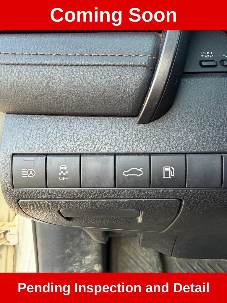 Used 2018 Toyota Camry LE FWD image 15