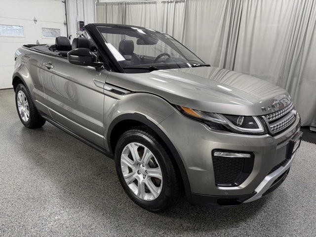 Used 2019 Land Rover Range Rover Evoque SE Dynamic image 2