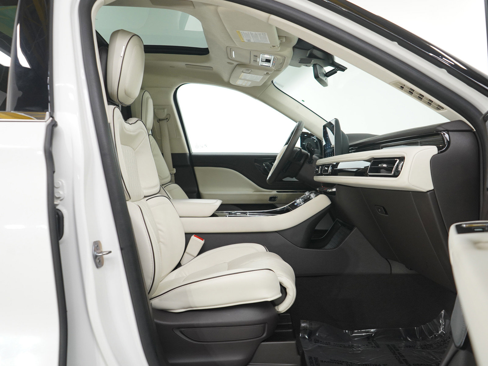 Used 2024 Lincoln Aviator Black Label image 11