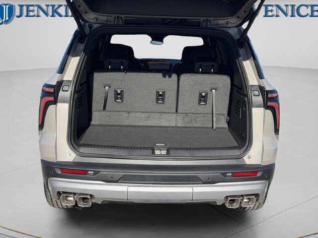 New 2027 Chevrolet Traverse Z71 w/ Enhanced Driving Package AWD/4WD image 15