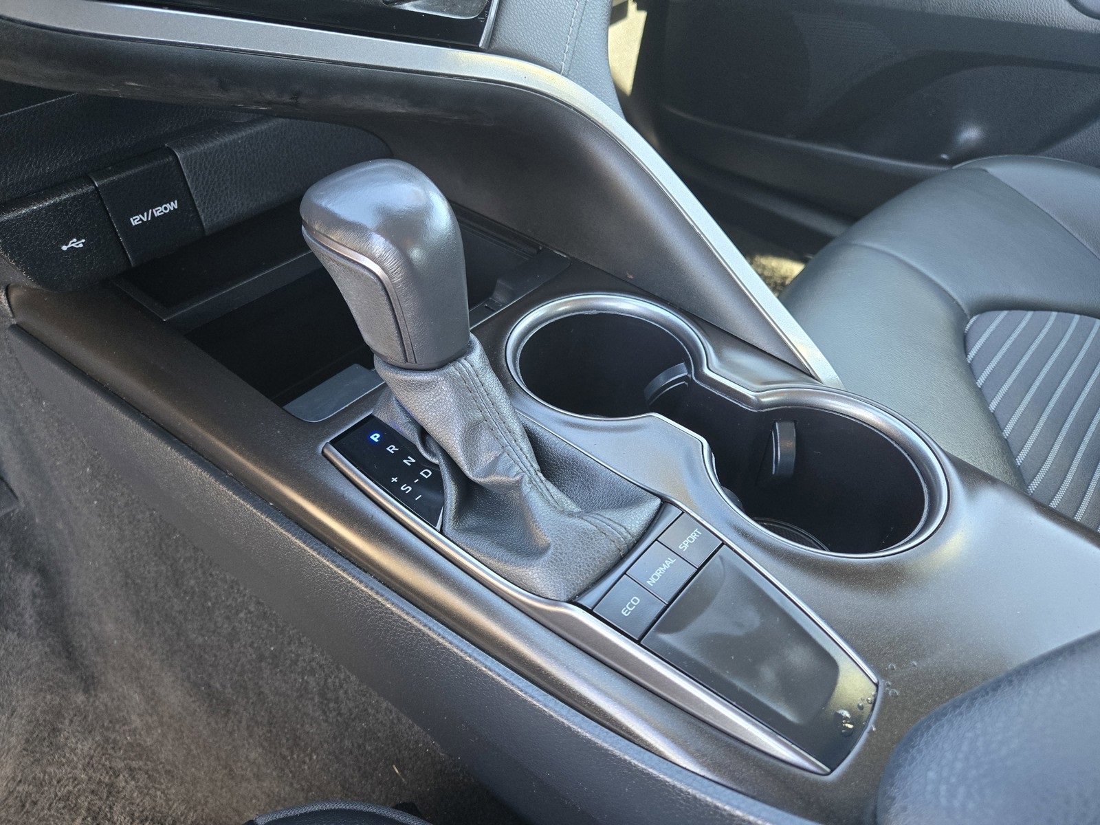 Used 2024 Toyota Camry SE image 17