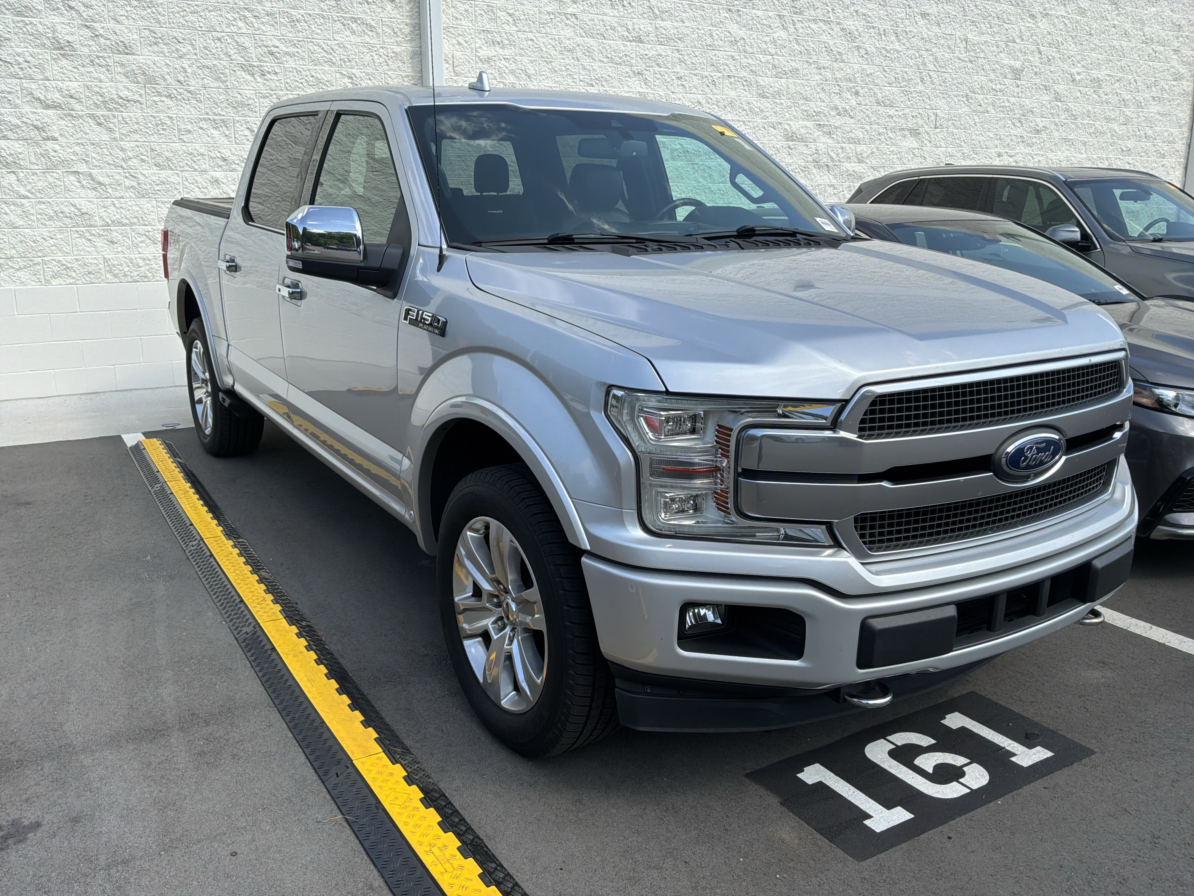 Used 2018 Ford F150 Platinum w/ Equipment Group 701A Luxury AWD/4WD image 5