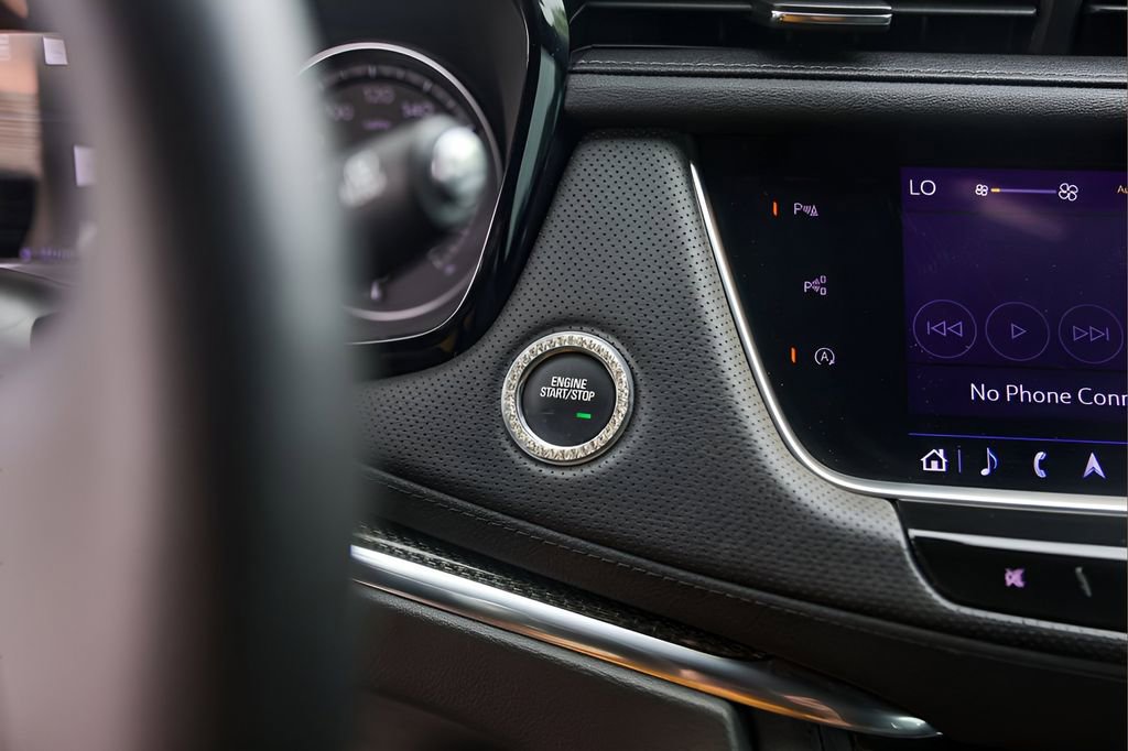 Certified 2023 Cadillac XT5 Sportv w/ Technology Package image 18