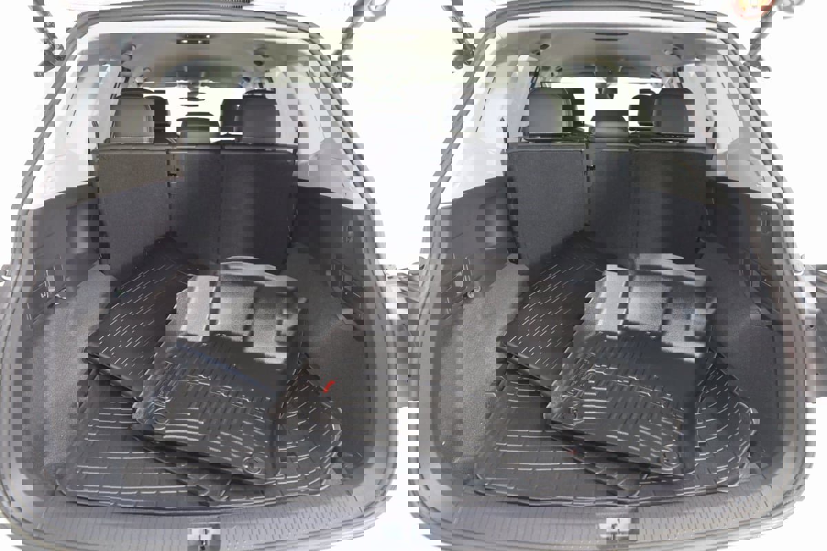 Used 2024 Volkswagen Tiguan SE image 49