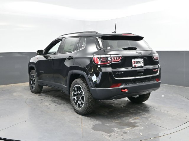New 2026 Jeep Compass Trailhawk AWD/4WD image 8