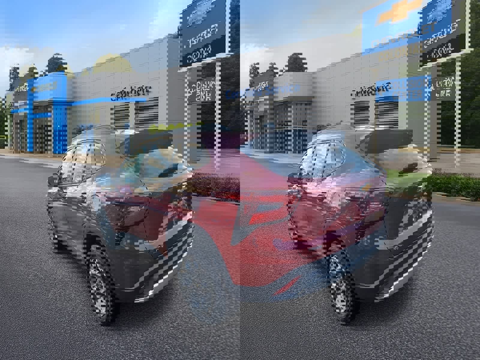 Used 2025 Chevrolet Trax LT w/ LT Convenience Package image 5