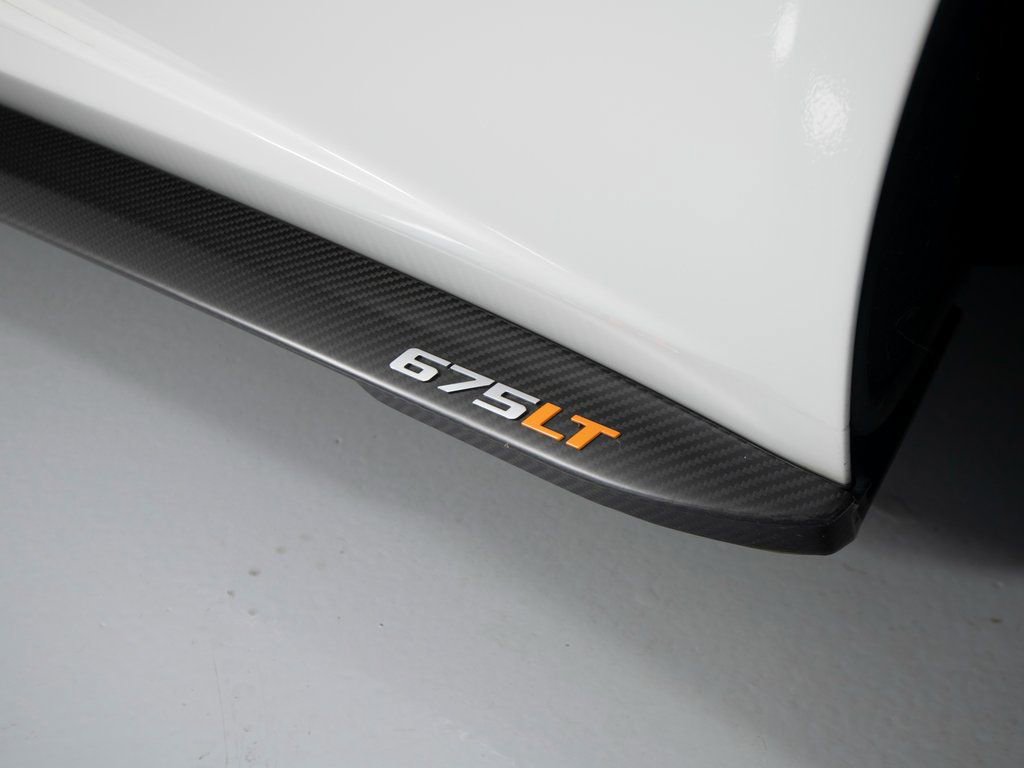 Used 2016 McLaren 675LT Spider image 43