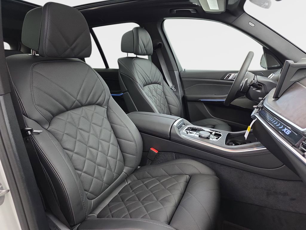 New 2026 BMW X5 xDrive50e w/ M Sport Package image 9