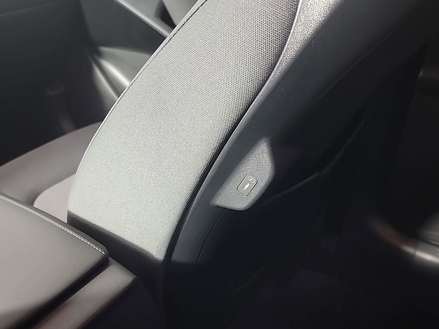 Used 2025 Kia Niro LX image 21