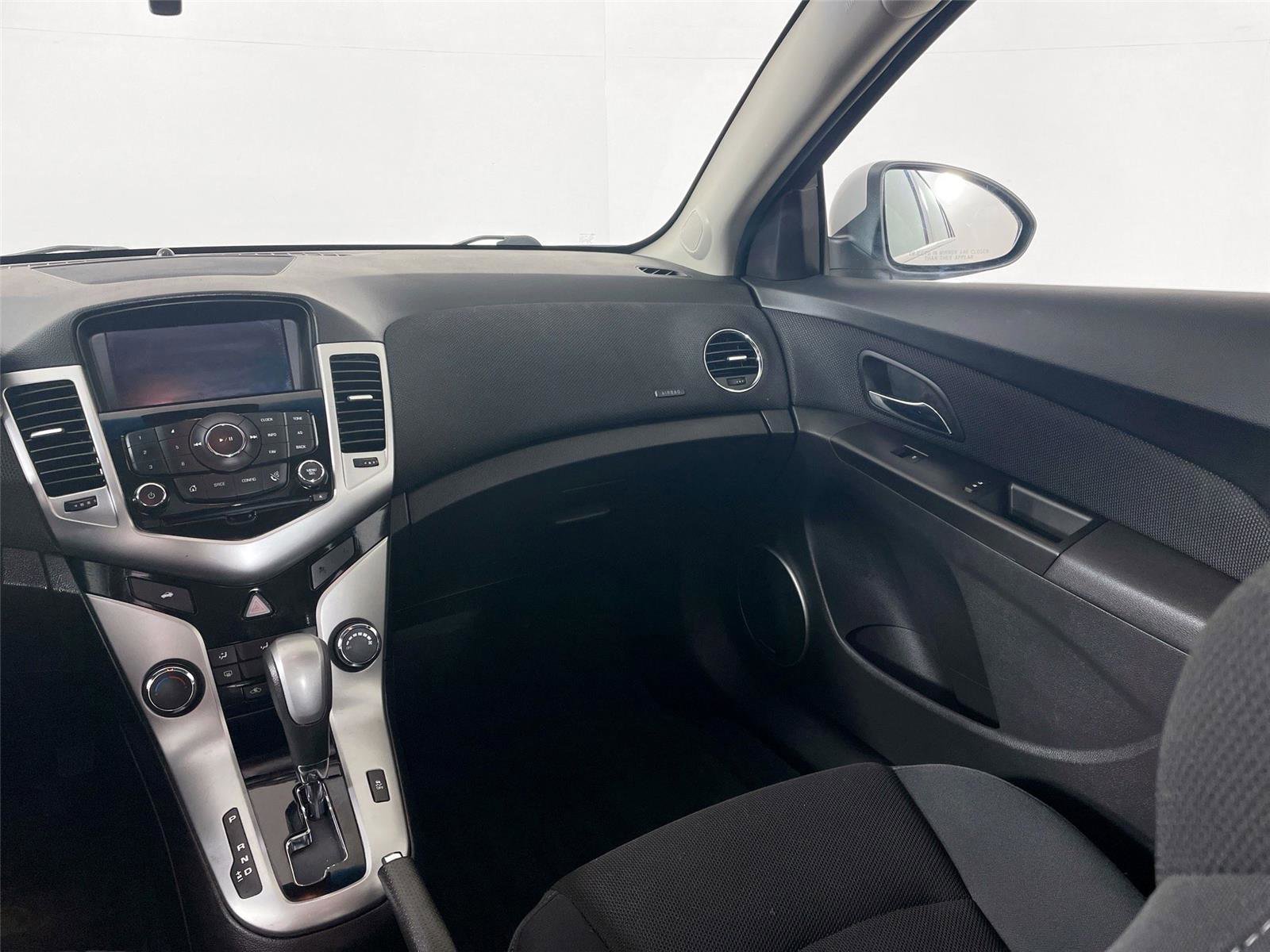 Used 2016 Chevrolet Cruze LT w/ Sun And Sound Package FWD image 23