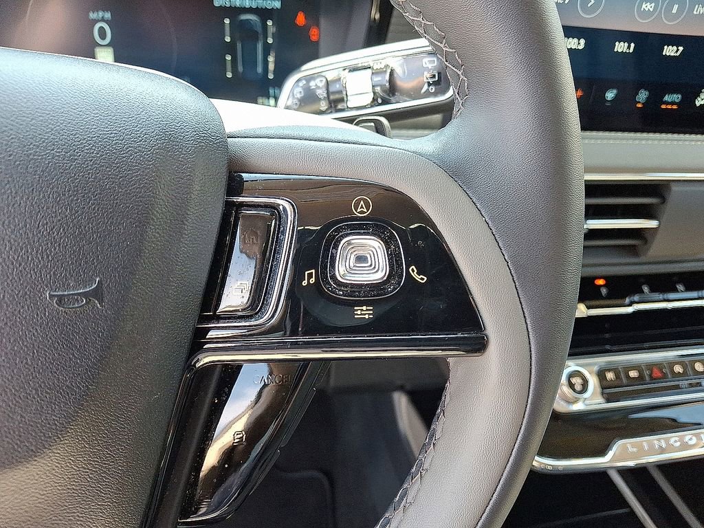 Used 2023 Lincoln Corsair AWD w/ Equipment Group 101A image 22