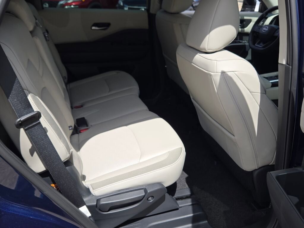 New 2026 Nissan Pathfinder SL w/ Cargo Package AWD/4WD image 7