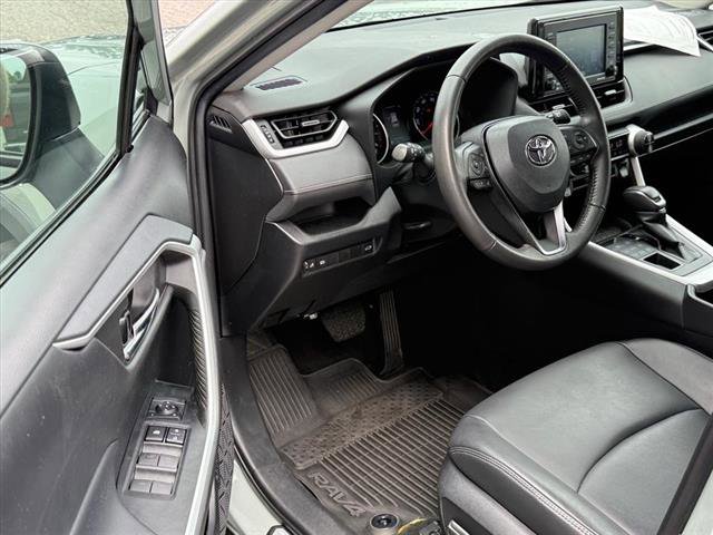 Used 2022 Toyota RAV4 XLE Premium AWD/4WD image 9
