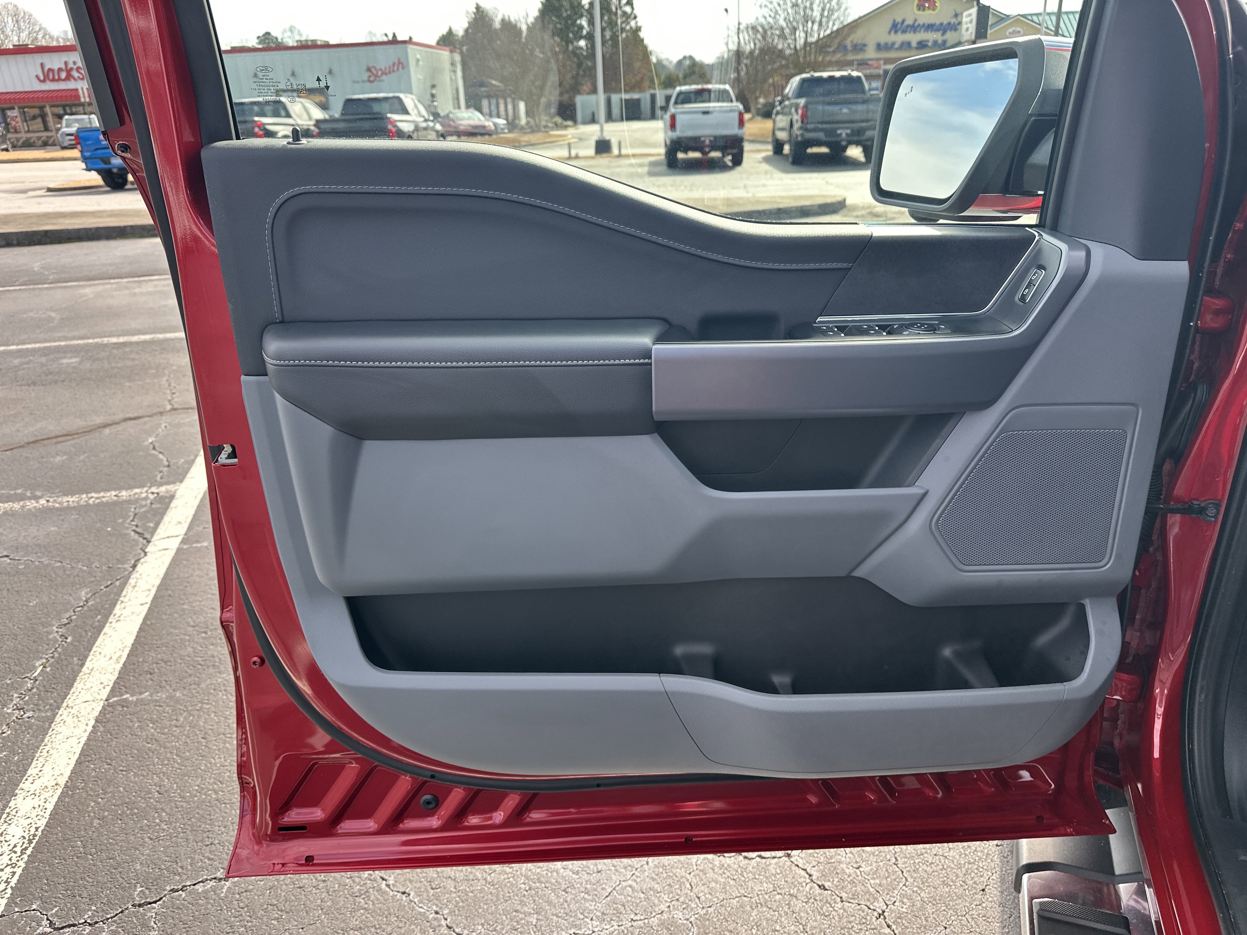 Used 2025 Ford F150 XLT w/ Equipment Group 302A MID image 11