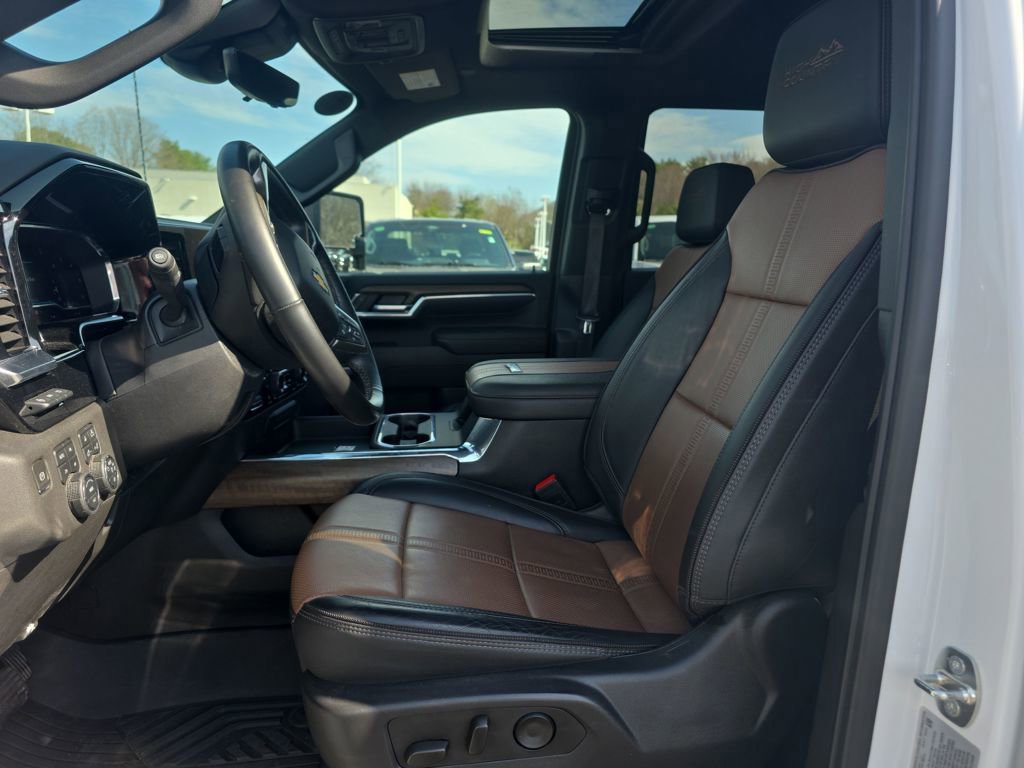 Used 2024 Chevrolet Silverado 2500 High Country w/ Technology Package image 23