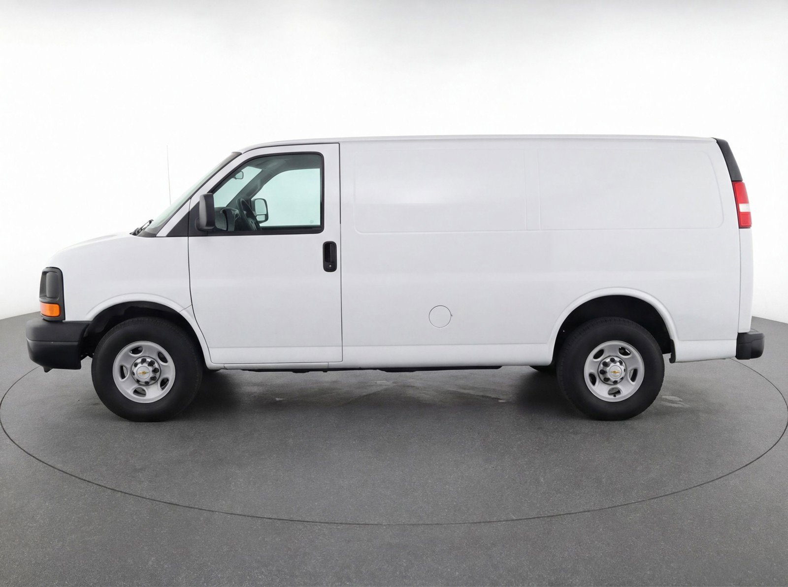 Used 2025 Chevrolet Express 3500 LT w/ LT Preferred Equipment Group image 5