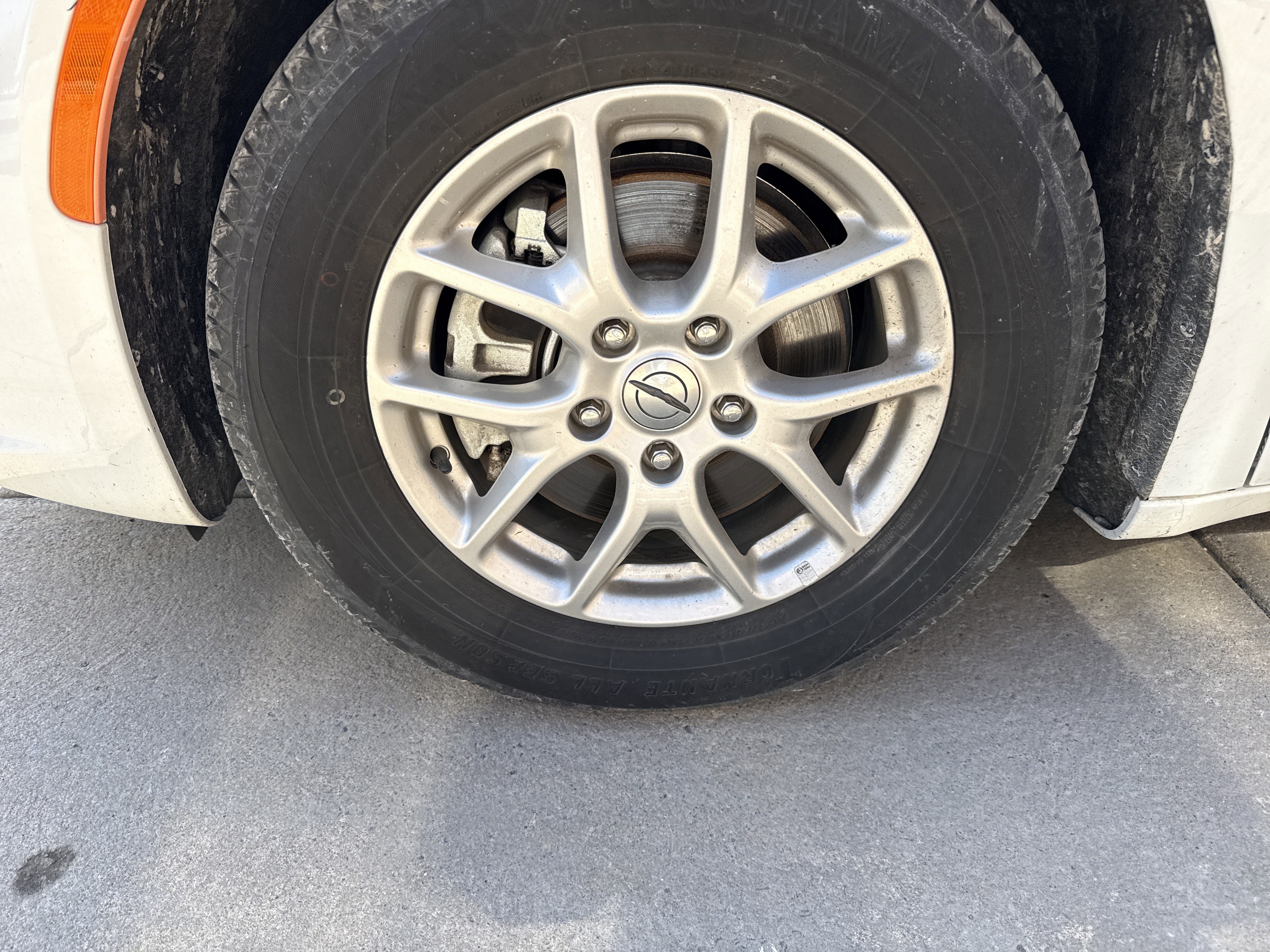 Used 2023 Chrysler Pacifica Touring-L image 10