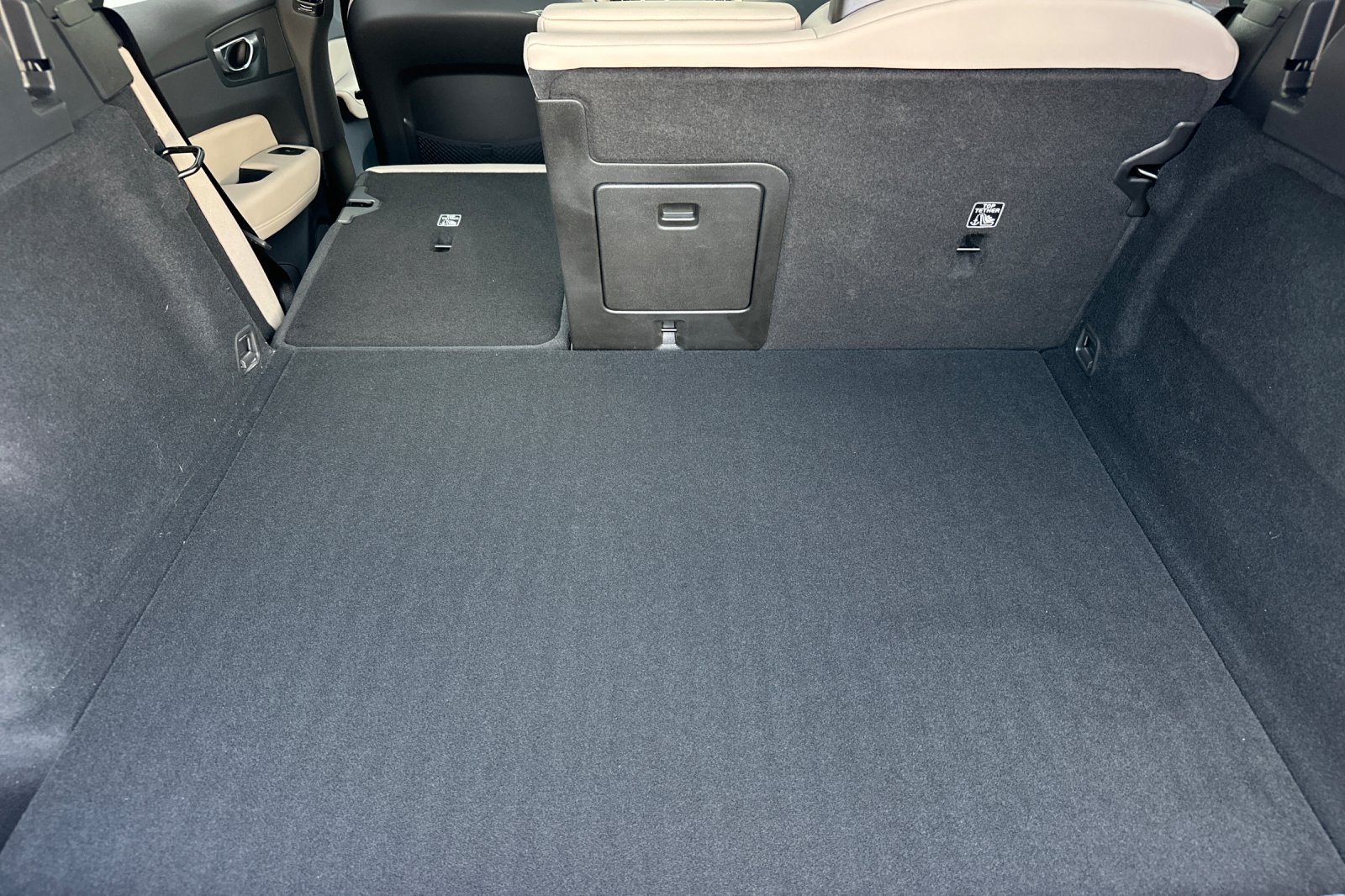 Certified 2026 Volvo XC60 B5 Plus w/ Protection Package Premier AWD/4WD image 18