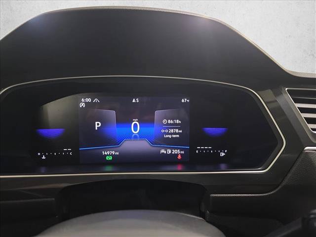 Used 2024 Volkswagen Tiguan SE w/ Panoramic Sunroof Package AWD/4WD image 19