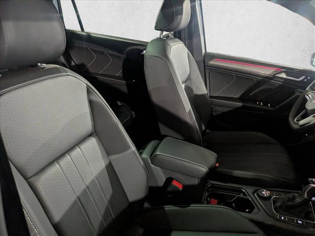 Used 2024 Volkswagen Tiguan SE R-Line image 26