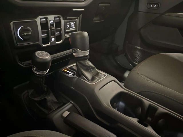 Used 2025 Jeep Wrangler Unlimited Sahara w/ Safety Group AWD/4WD image 62